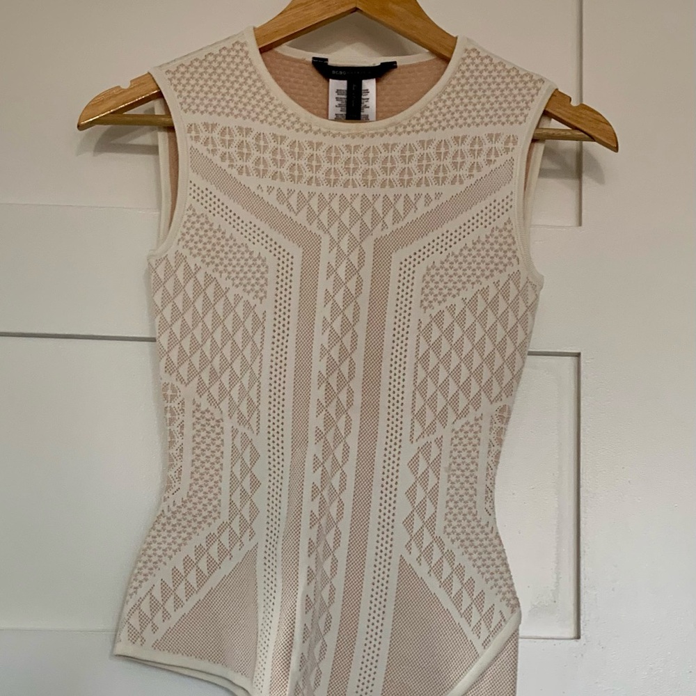BCBGMaxAzria Cream Geometric top